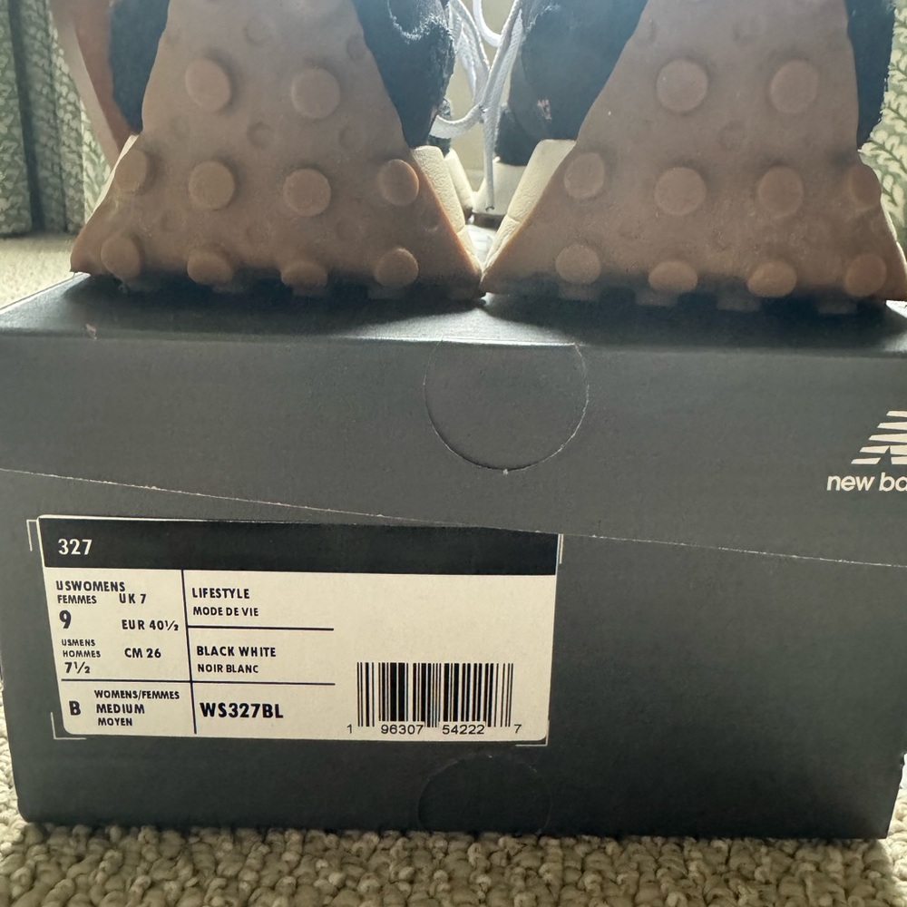 Women’s New Balance 327 size 9 - Picture 5 of 7
